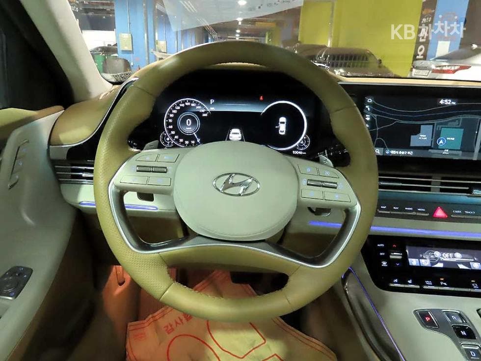 Hyundai The New (facelift) Grandeur (Azera)2.5 Calligraphy - 10