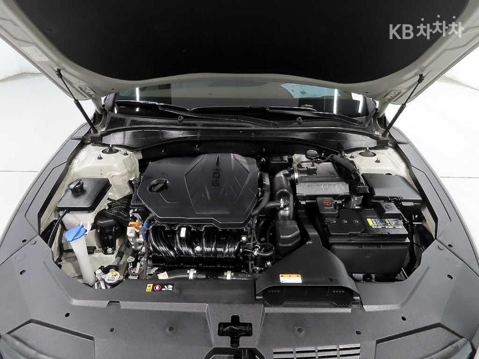 Hyundai The New (facelift) Grandeur (Azera)2.5 Calligraphy - 19