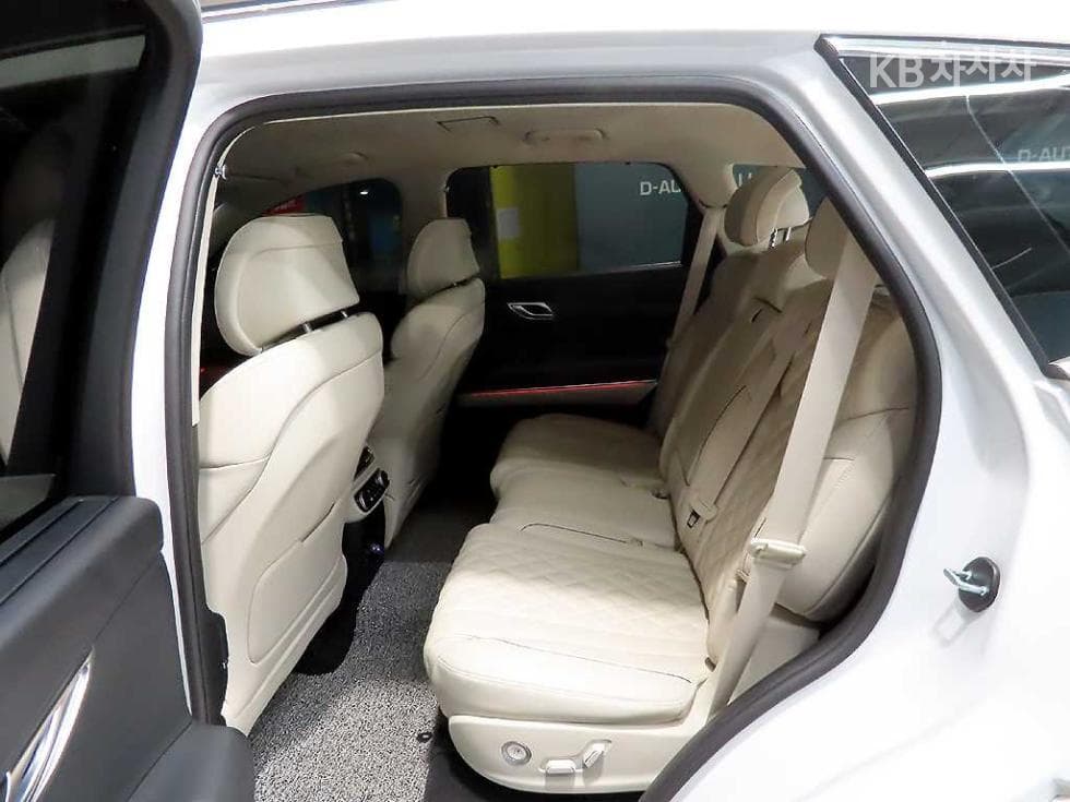 Genesis GV802.5 Turbo Gasoline AWD - 7