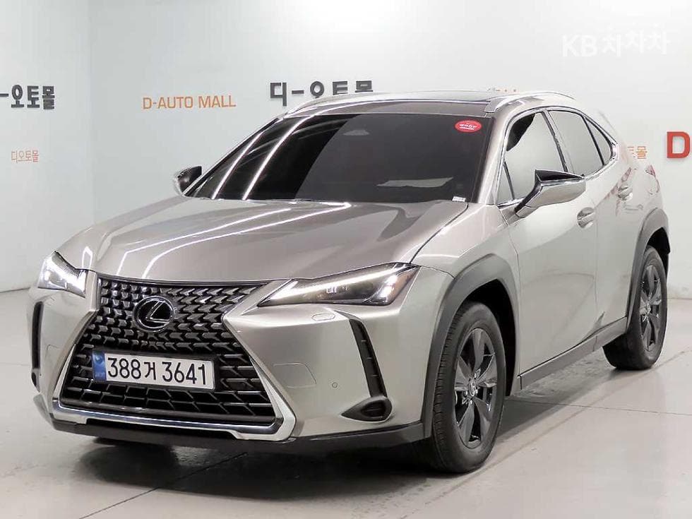 Lexus UX 300h Стандартен - Image 1