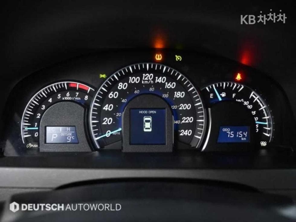 Toyota New Camry2.5 XLE - 8