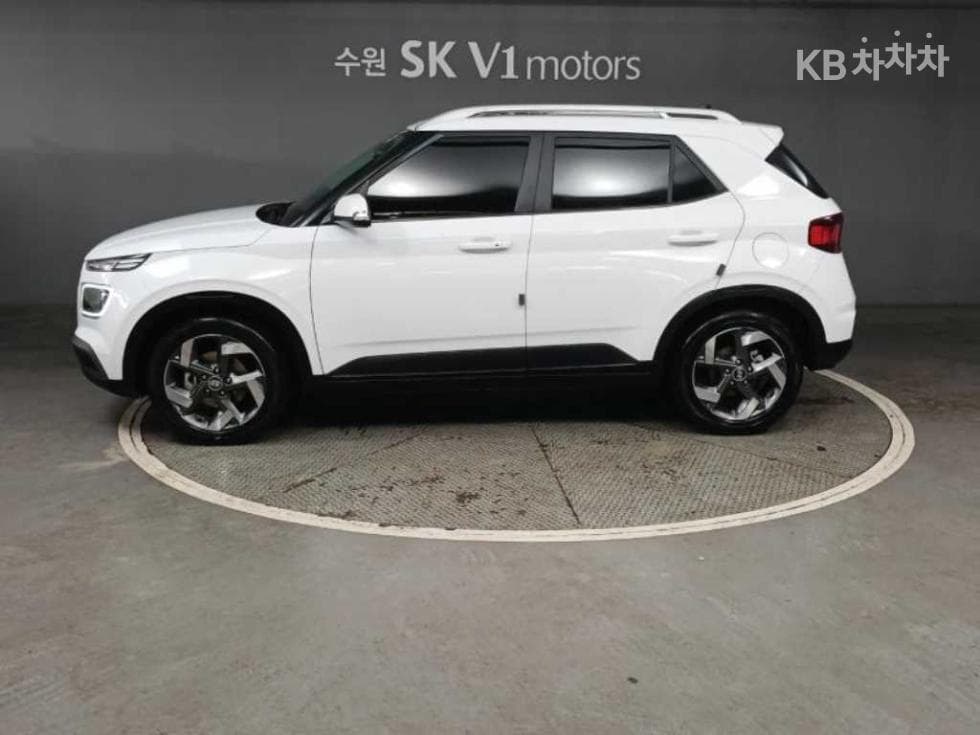 Hyundai VenueGasoline 1.6 Modern - 3