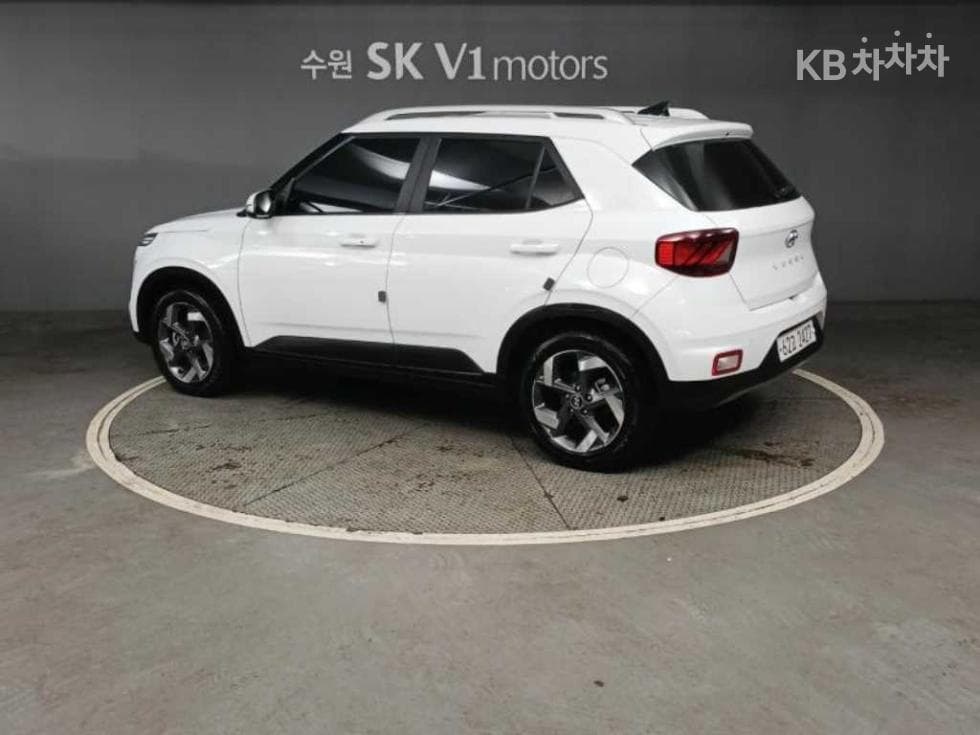 Hyundai VenueGasoline 1.6 Modern - 4
