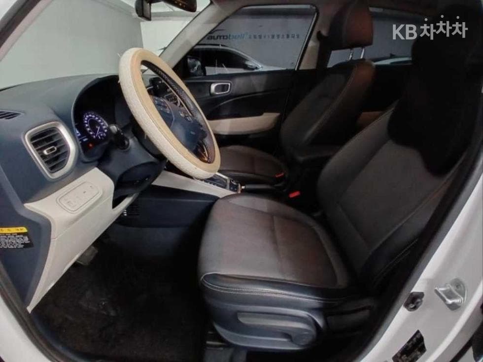 Hyundai VenueGasoline 1.6 Modern - 7