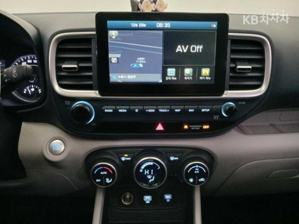 Hyundai VenueGasoline 1.6 Modern - 11