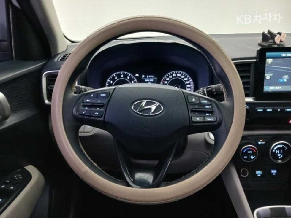Hyundai VenueGasoline 1.6 Modern - 15