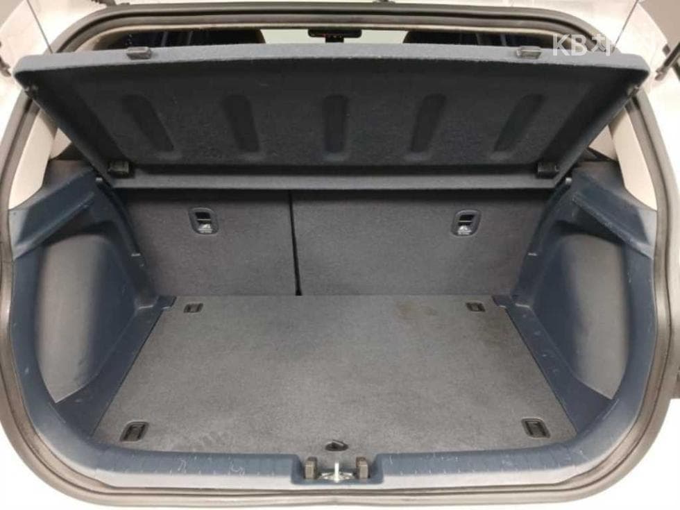 Hyundai VenueGasoline 1.6 Modern - 18