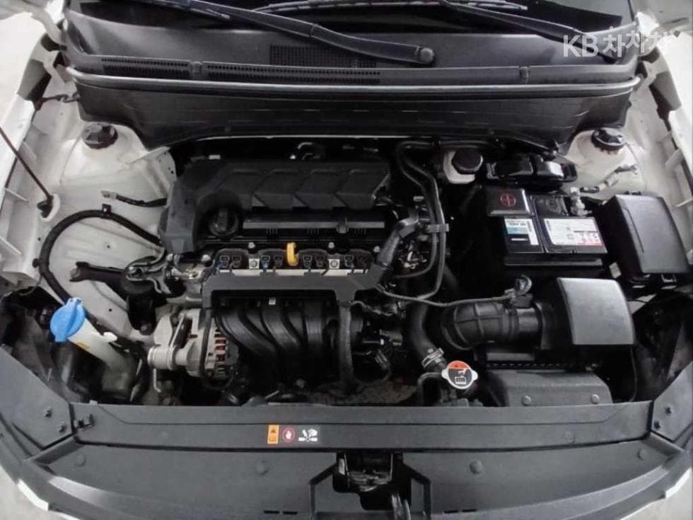 Hyundai VenueGasoline 1.6 Modern - 19