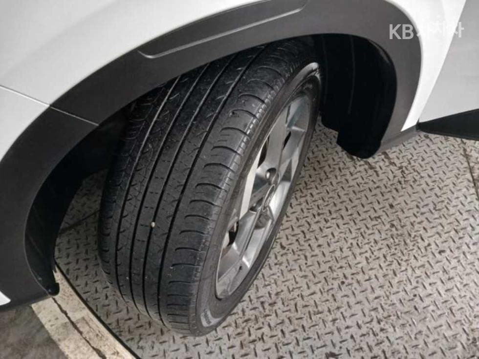 Hyundai VenueGasoline 1.6 Modern - 20