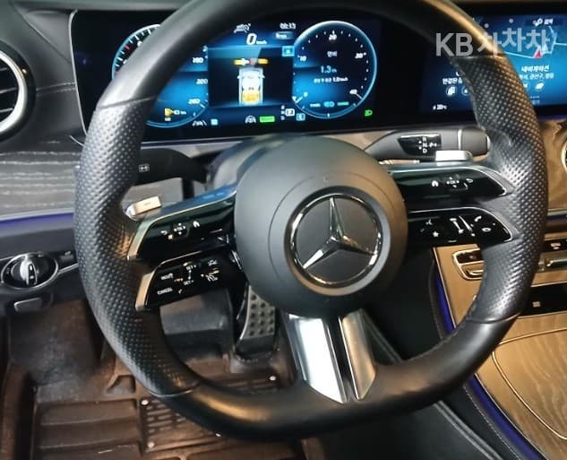 Mercedes-Benz E-Клас (W213)E350 4MATIC AMG Line - 8