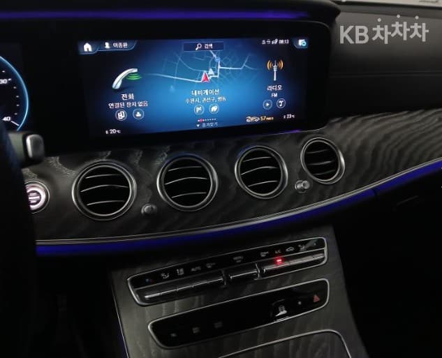 Mercedes-Benz E-Клас (W213)E350 4MATIC AMG Line - 12