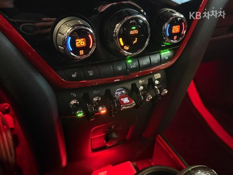 Мини Countryman (F60)2.0 Cooper JCW All4 Launch Pack - 10