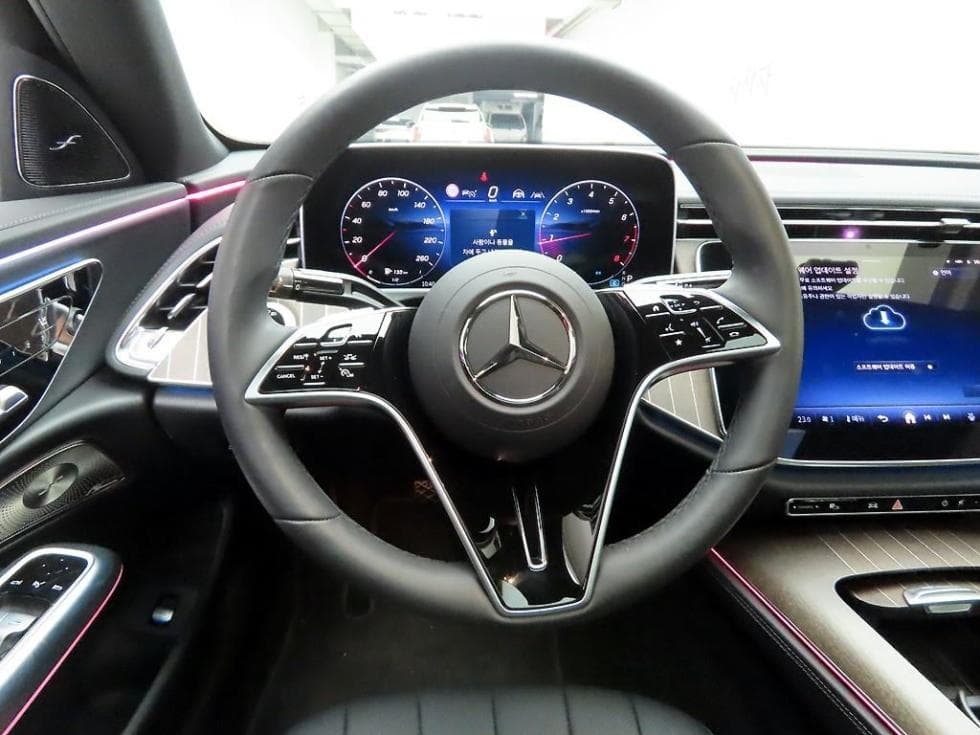 Mercedes-Benz E-클래스 (W214)E300 4MATIC Exclusive - 6