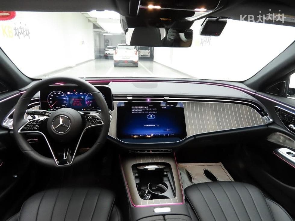 Mercedes-Benz E-클래스 (W214)E300 4MATIC Exclusive - 7