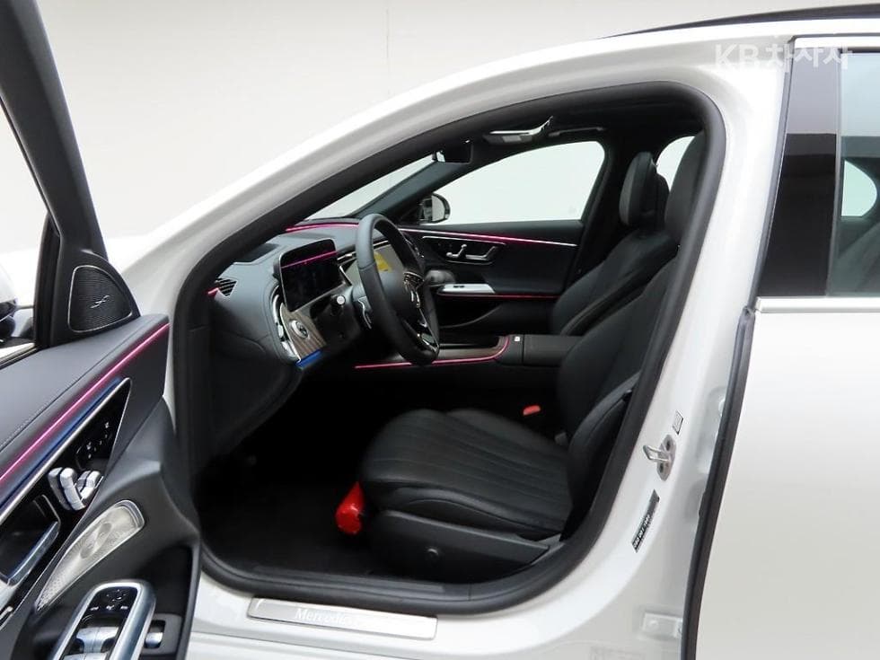 Mercedes-Benz E-클래스 (W214)E300 4MATIC Exclusive - 12