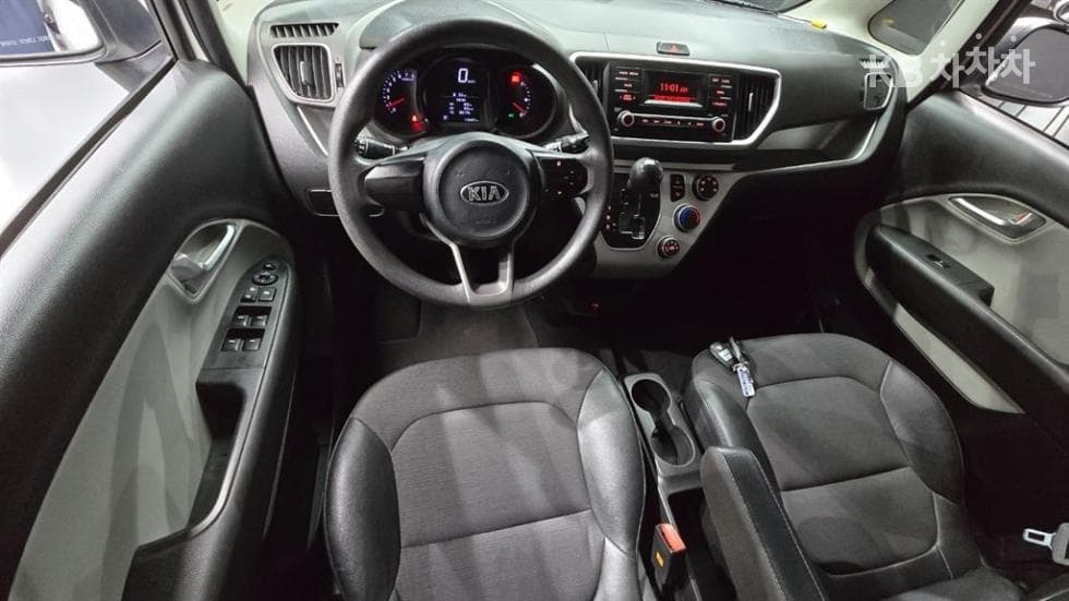 Киа The New (фейслифт) Рей (ван) Ван1.0 Бензин Ван 2-местен Лукс - 9