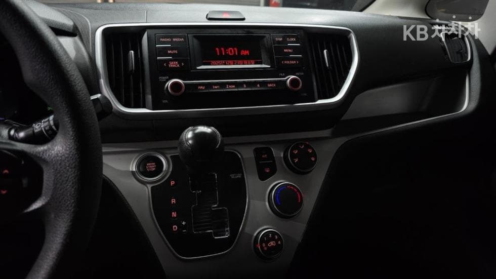 Киа The New (фейслифт) Рей (ван) Ван1.0 Бензин Ван 2-местен Лукс - 12