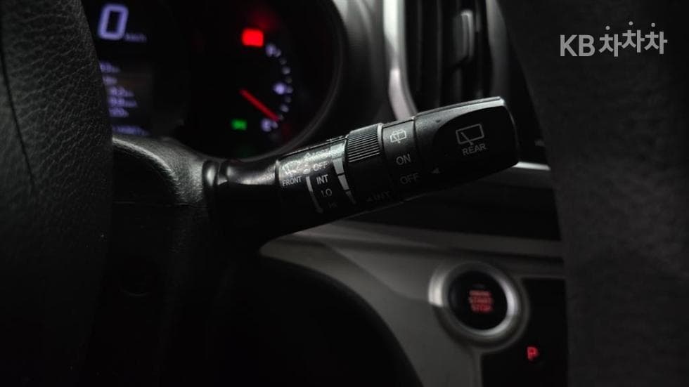 Киа The New (фейслифт) Рей (ван) Ван1.0 Бензин Ван 2-местен Лукс - 15