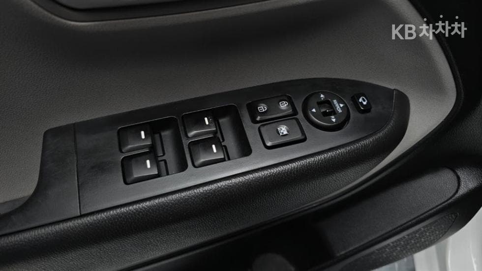 Киа The New (фейслифт) Рей (ван) Ван1.0 Бензин Ван 2-местен Лукс - 16