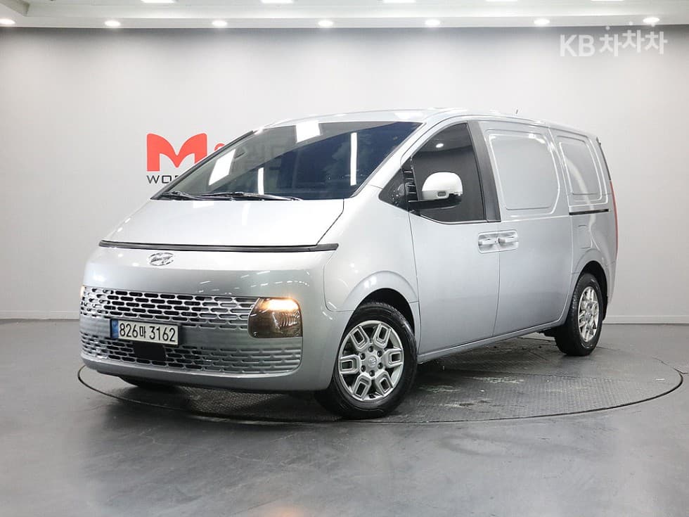 Хюндай Staria Cargo 2.2 Cargo 3 Modern - Image 1