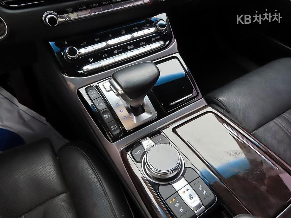 Genesis EQ9003.8 GDI AWD Luxury - 11