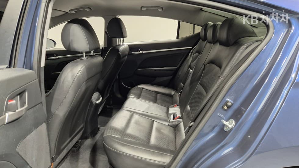 Хюндай The New (фейслифт) Avante (Elantra) ADSmartstream G1.6 Стил - 8