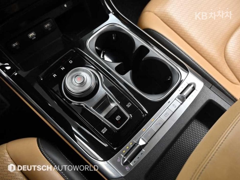 Киа Канивал 4-то поколениеD2.2 9-местен Signature - 9