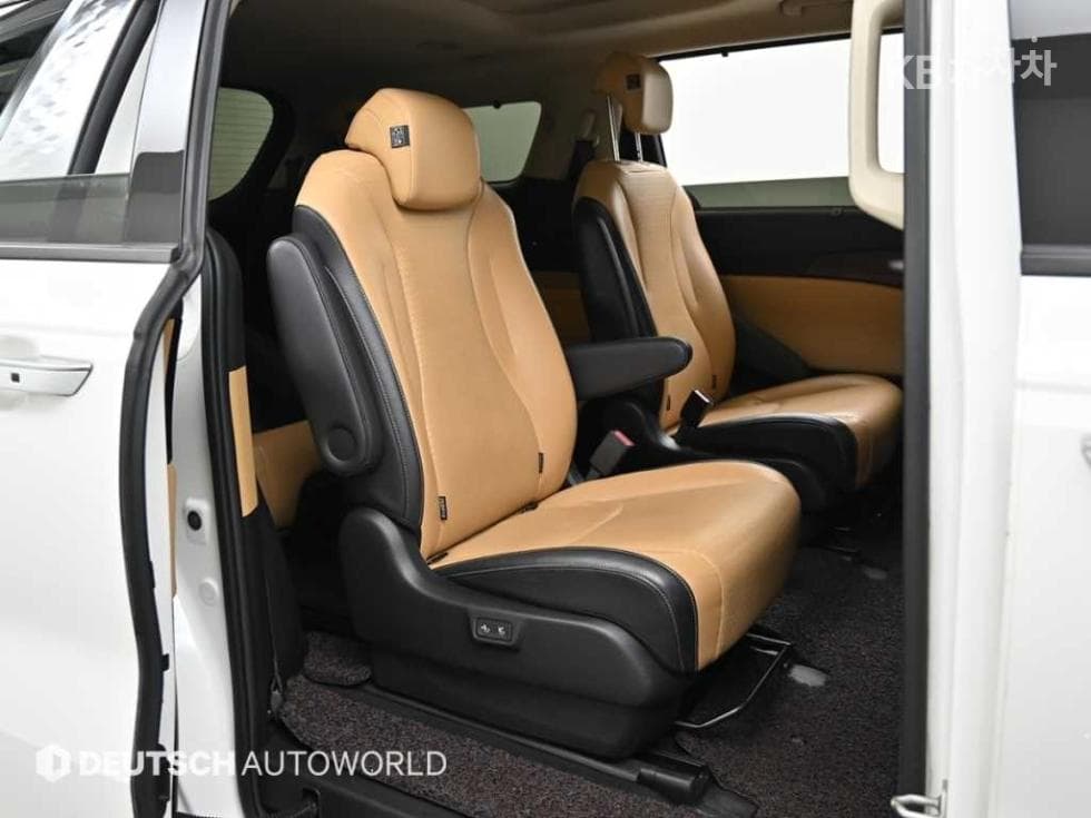 Киа Канивал 4-то поколениеD2.2 9-местен Signature - 12