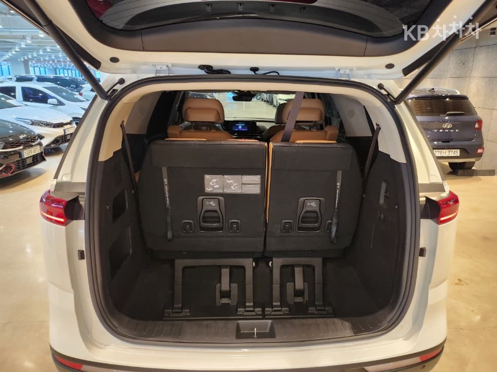 Киа Канивал 4-то поколениеD2.2 7-местен (Лимузин) Signature - 24