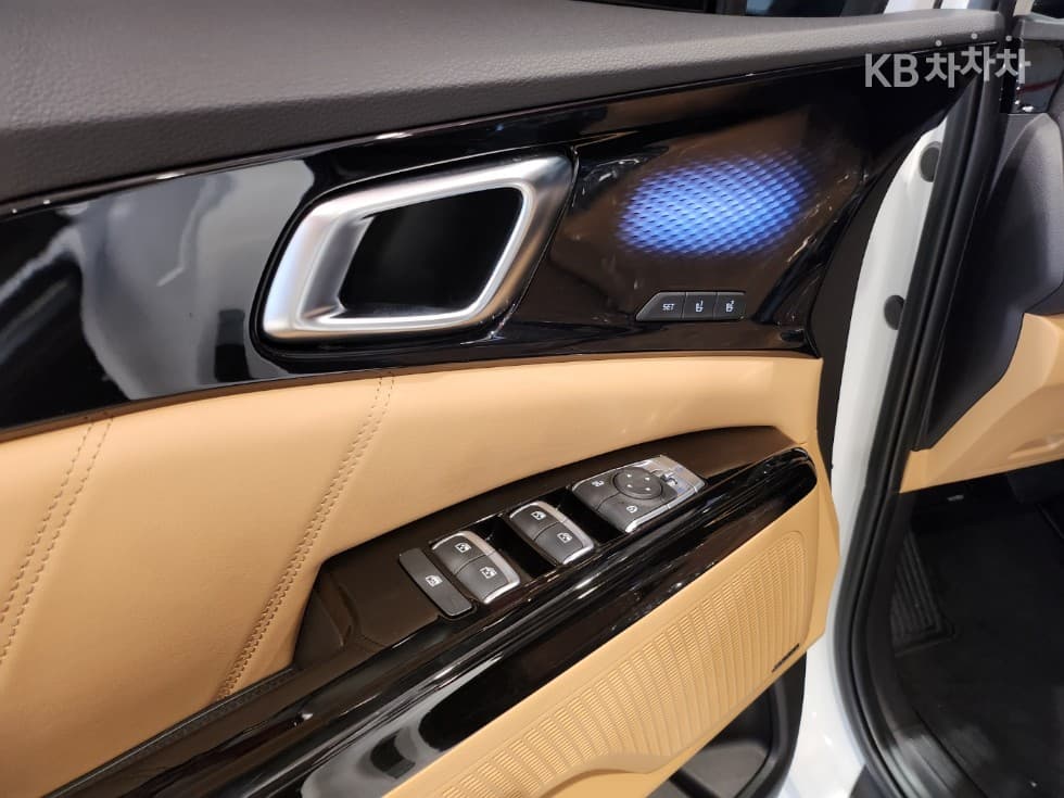 Киа Канивал 4-то поколениеD2.2 7-местен (Лимузин) Signature - 10