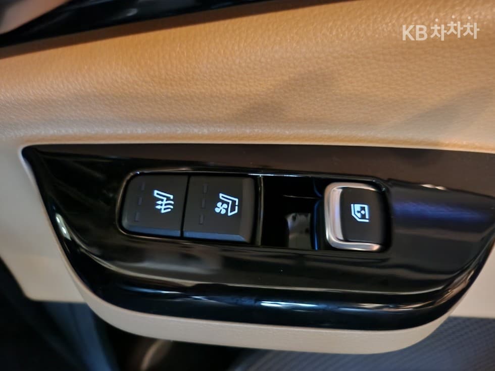 Киа Канивал 4-то поколениеD2.2 7-местен (Лимузин) Signature - 22