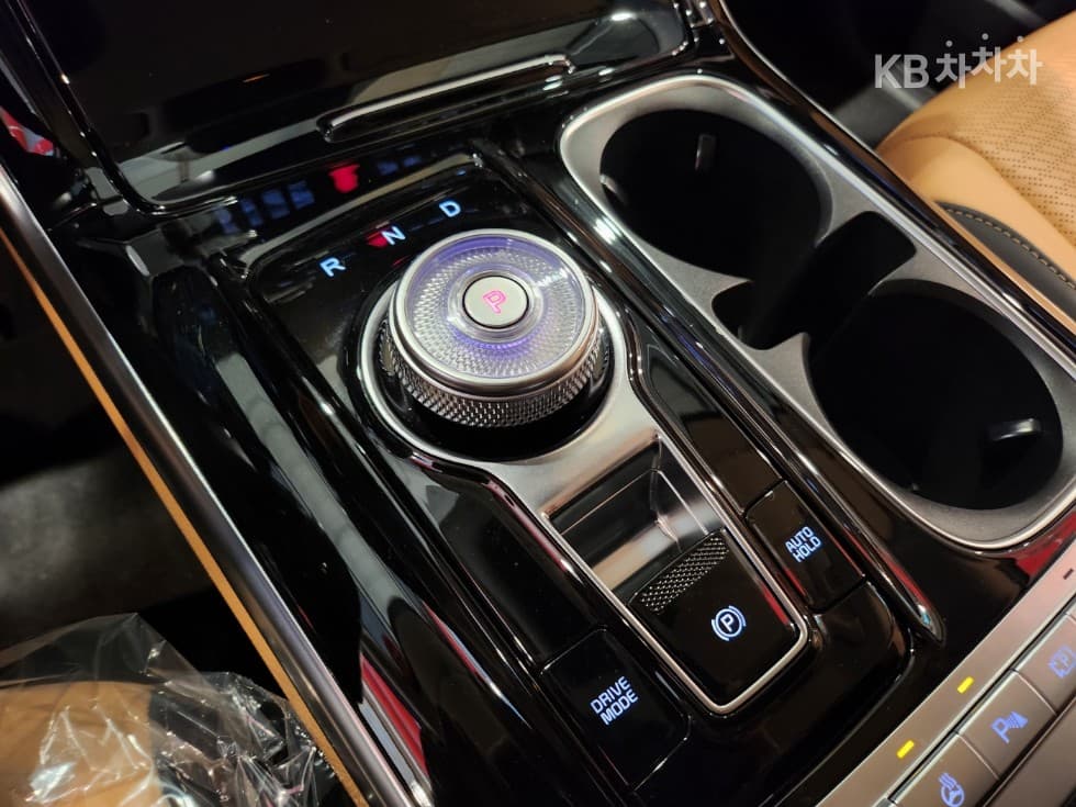 Киа Канивал 4-то поколениеD2.2 7-местен (Лимузин) Signature - 16