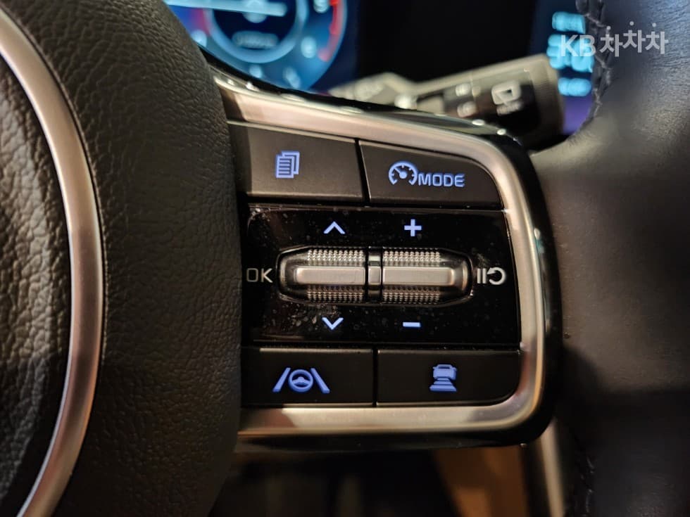 Киа Канивал 4-то поколениеD2.2 7-местен (Лимузин) Signature - 17