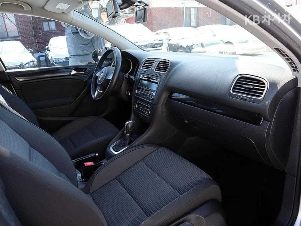 Volkswagen Golf2.0 Turbo Diesel Injection MK6 - 13