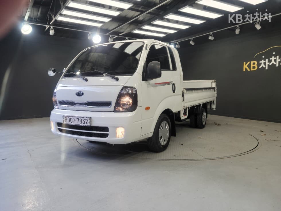 Киа Бонго 3 (лек) 1 тон 파워게이트 Удължено междуосие 2단 Королевска кабина Лукс - Image 1