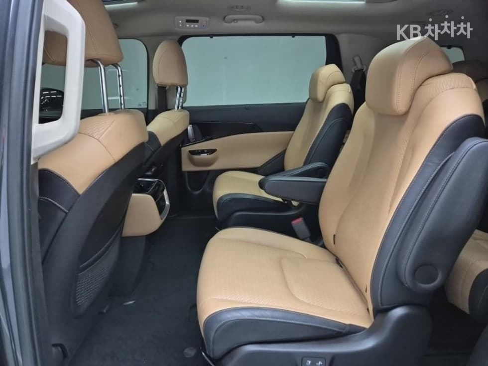 Киа Канивал 4-то поколениеD2.2 9-местен Noblesse - 12