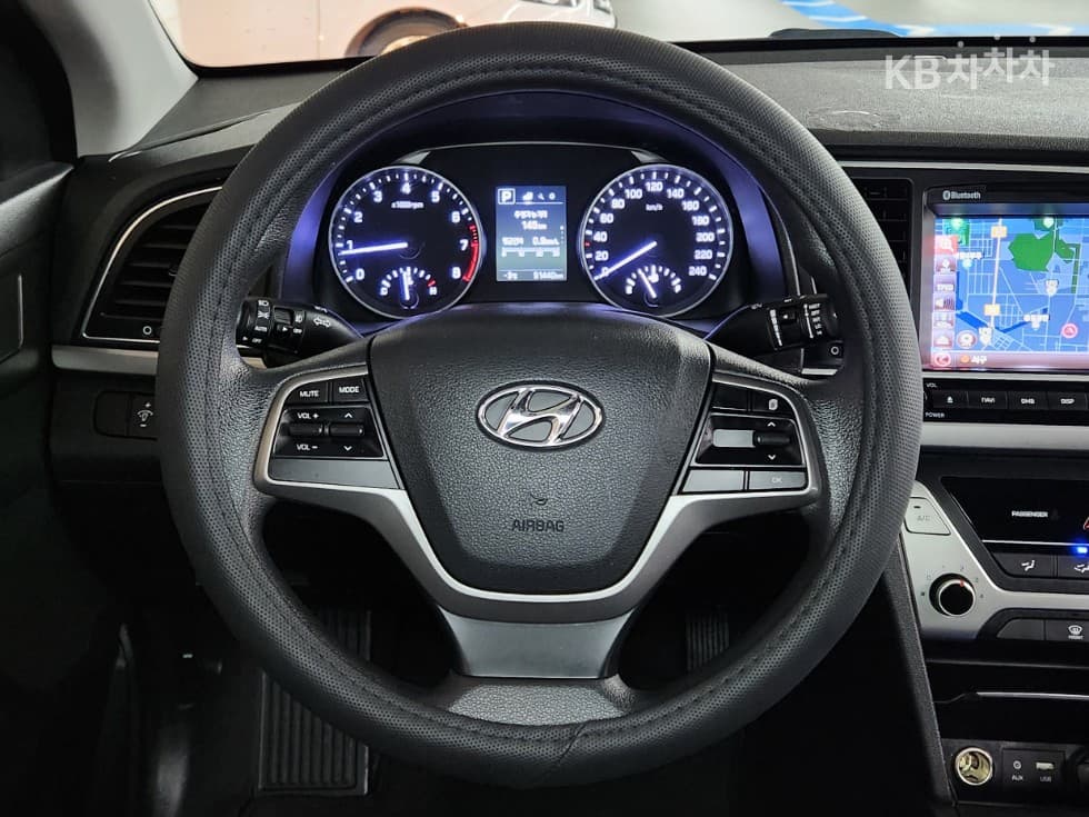 Hyundai Avante (Elantra)AD1.6 GDi Value Plus - 15