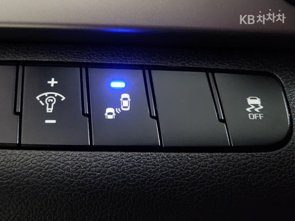 Hyundai Avante (Elantra)AD1.6 GDi Value Plus - 13