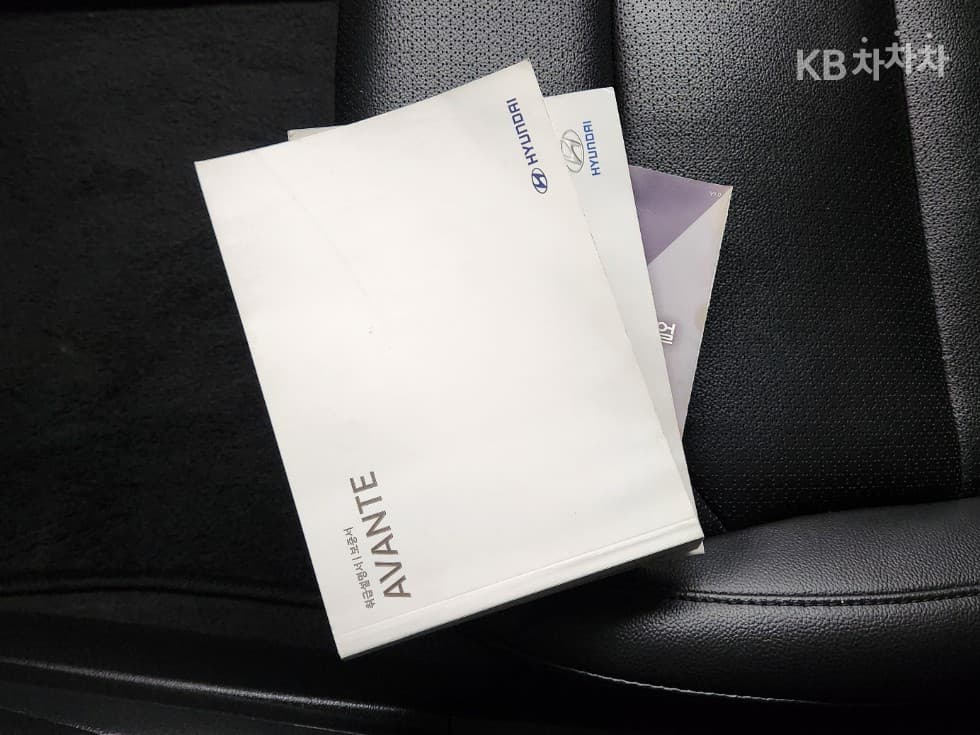 Hyundai Avante (Elantra)AD1.6 GDi Value Plus - 14