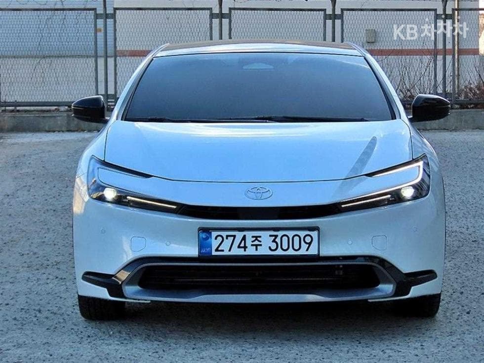 Toyota Prius(XW60)2.0 HEV LE