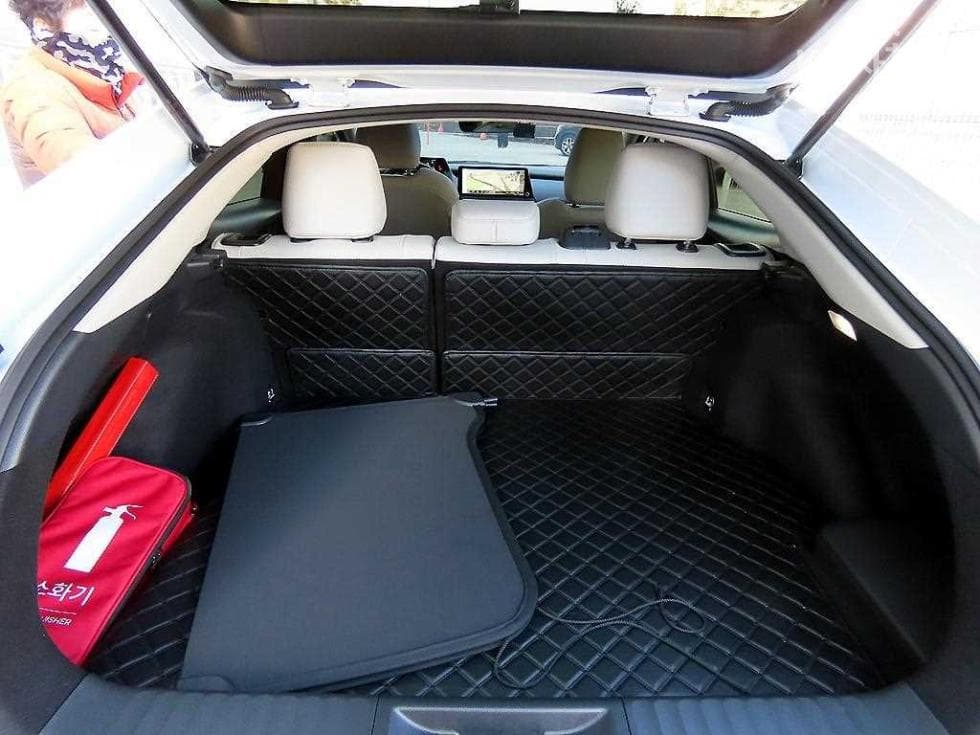 Toyota Prius(XW60)2.0 HEV LE - 18