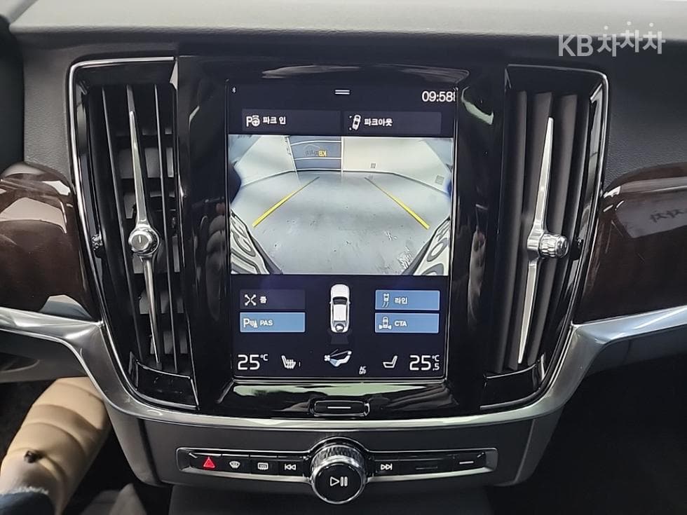 Volvo S90 Второ поколениеT5 Momentum - 16