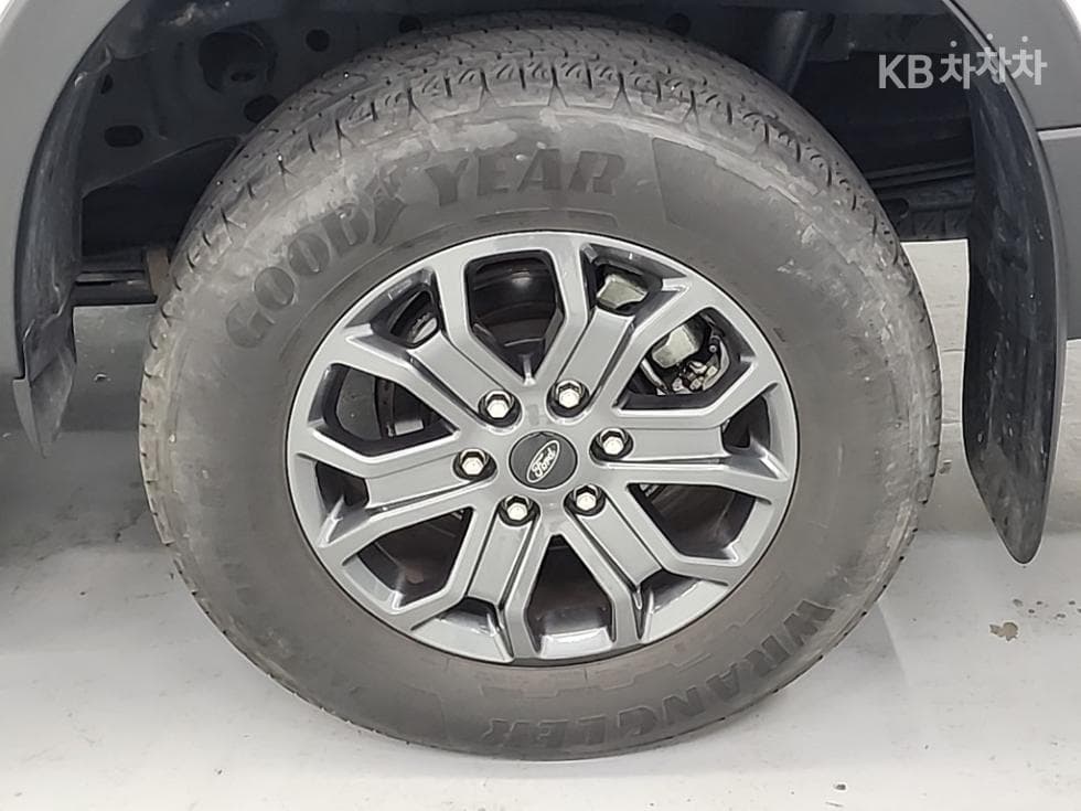 Форд 레Местен저 4-то поколение2.0 와일드트랙 - 20