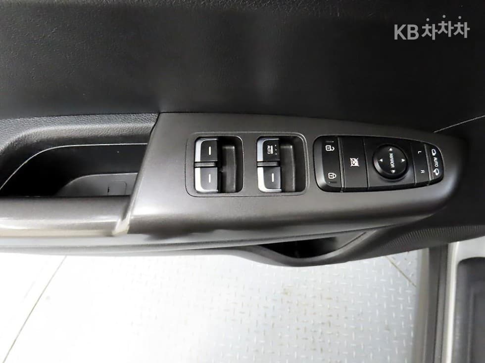 Киа Sportage 더 볼드2.0 Дизел 2WD Тренди - 11