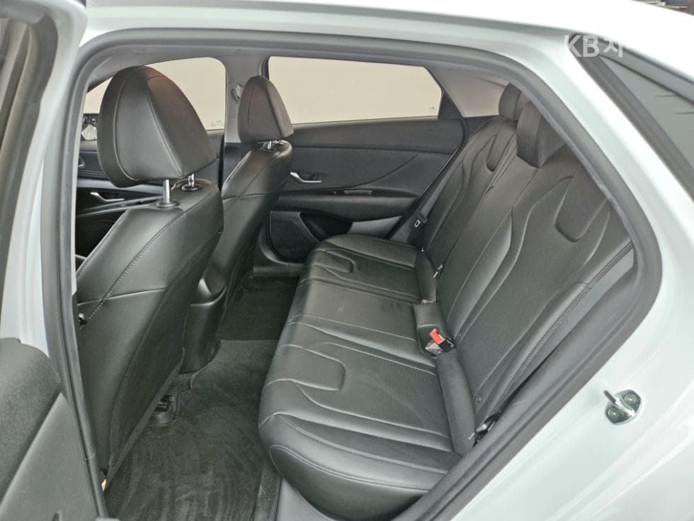 Hyundai All New Avante (Elantra)(CN7)1.6 Gasoline Modern - 15