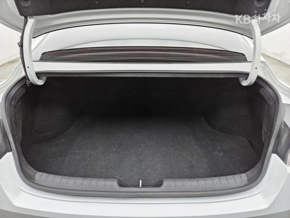 Hyundai All New Avante (Elantra)(CN7)1.6 Gasoline Modern - 18