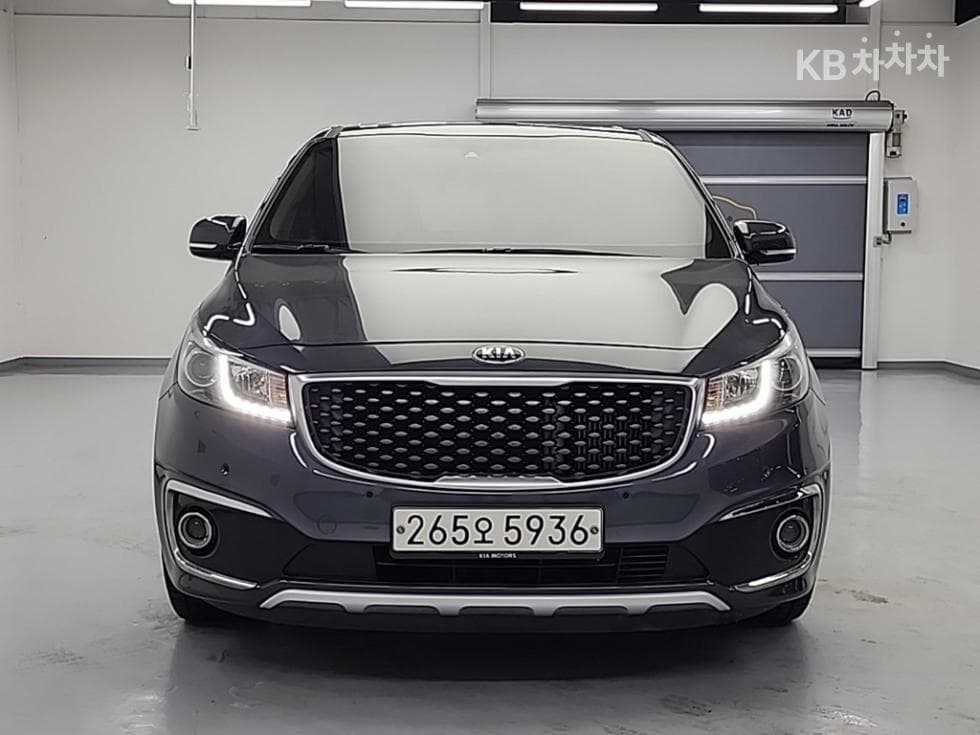 Kia All New Carnival7-seater (Limousine) 2.2 Diesel Limousine 매직스페이스 - 2