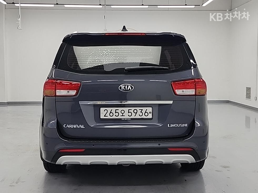 Kia All New Carnival7-seater (Limousine) 2.2 Diesel Limousine 매직스페이스 - 3