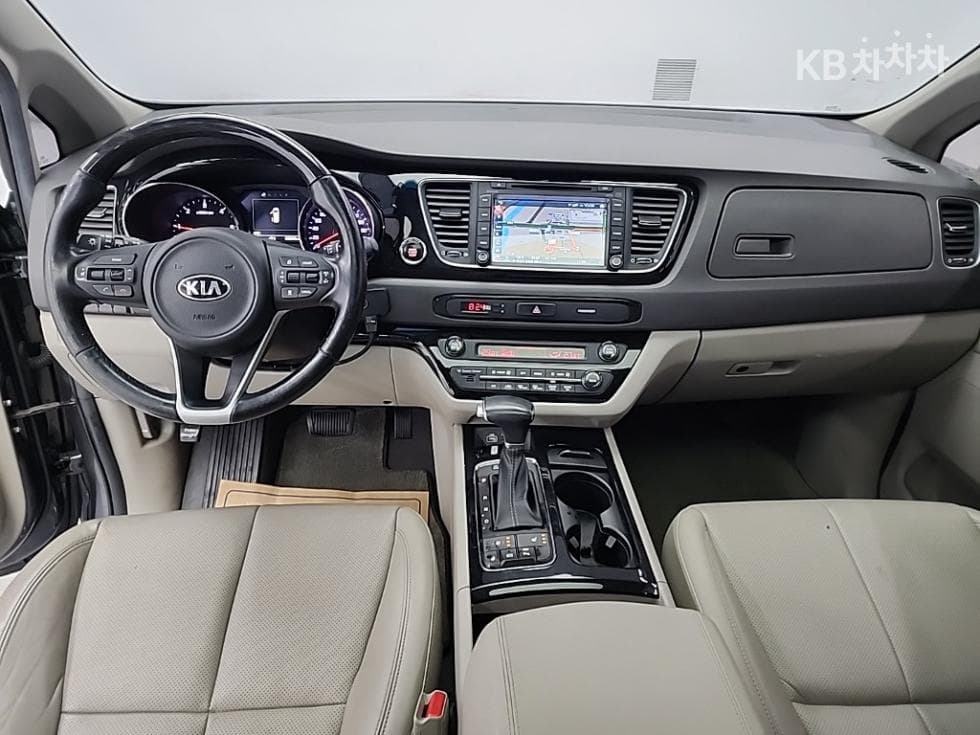 Kia All New Carnival7-seater (Limousine) 2.2 Diesel Limousine 매직스페이스 - 7
