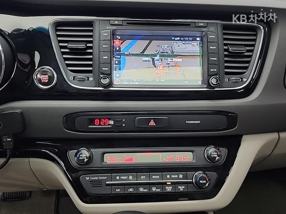 Kia All New Carnival7-seater (Limousine) 2.2 Diesel Limousine 매직스페이스 - 10